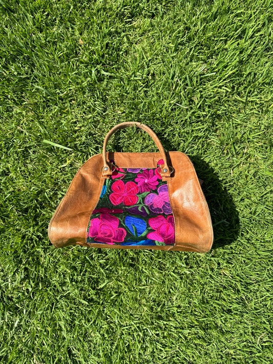 EMBROIDERED FLOWERS PURSE